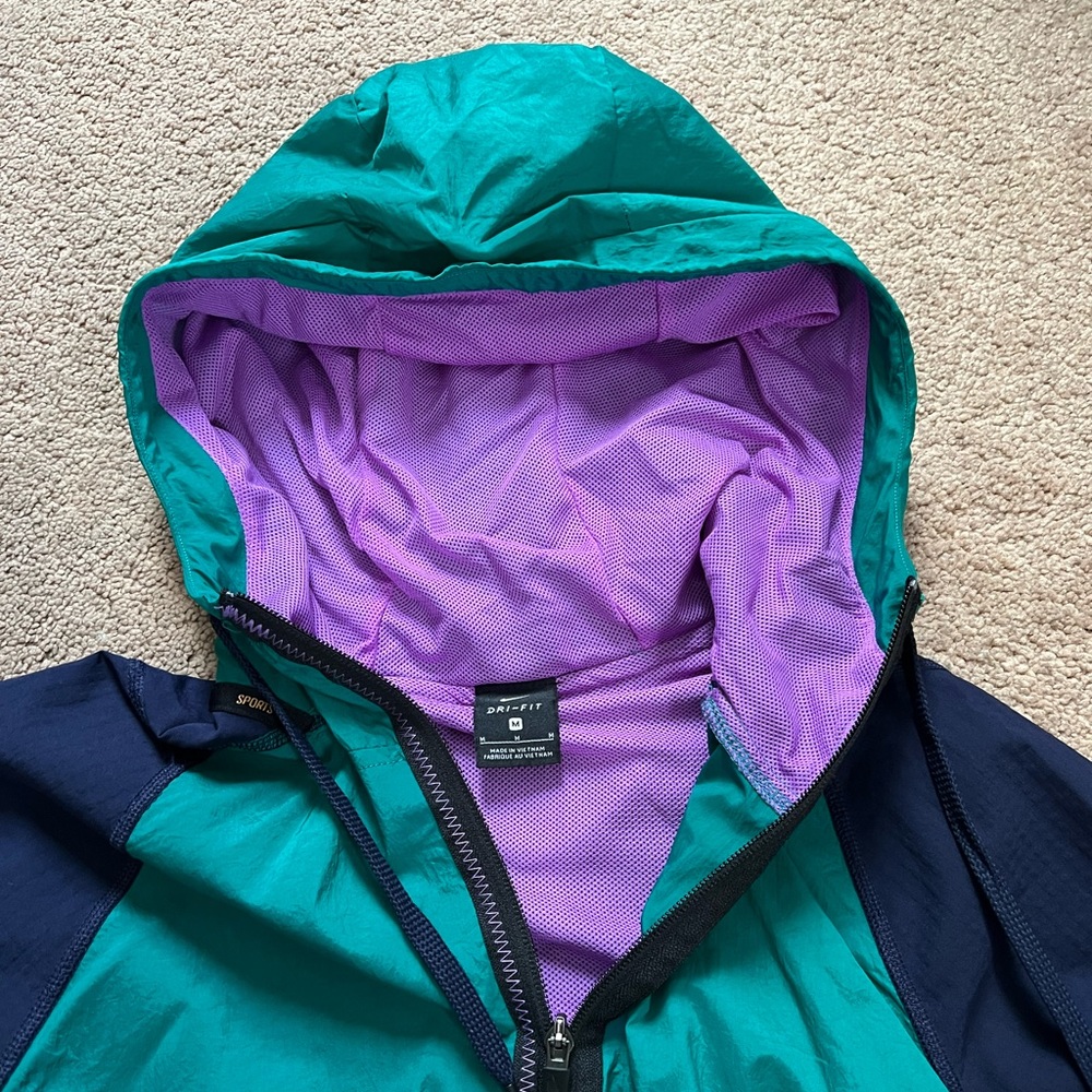 Nike jacket - Picture 2 of 3
